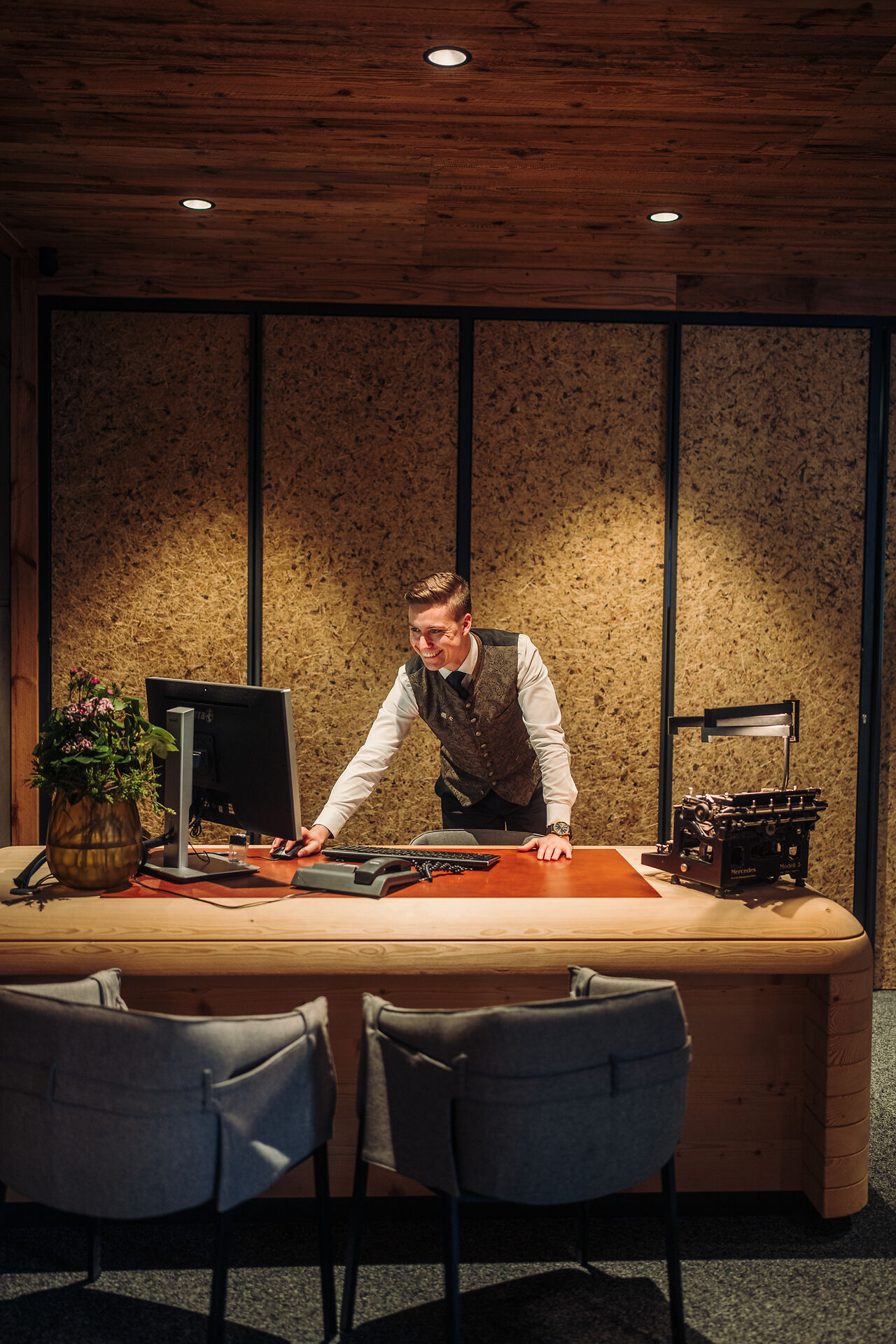 Rezeptionsmitarbeiter im Jungbrunn