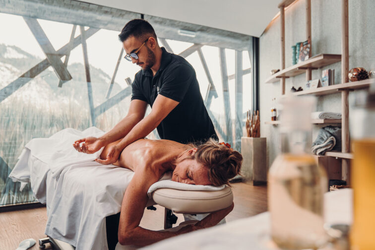 Rückenmassage im Jungbrunn