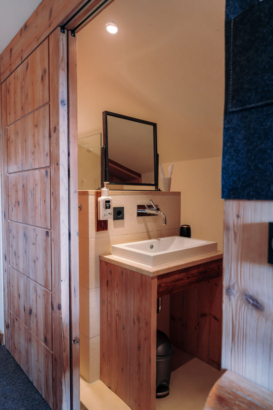 Jungbrunn Einzelzimmer Almweide Badeinblick